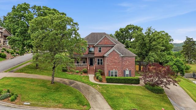 37 Saratoga Dr, Little Rock, AR 72223