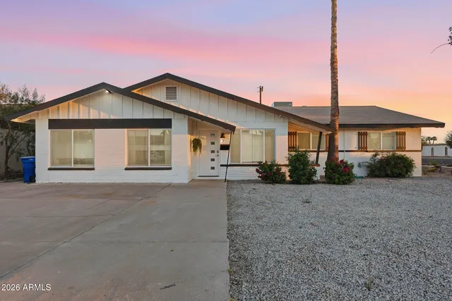 7 E BALBOA Drive, Tempe, AZ 85282