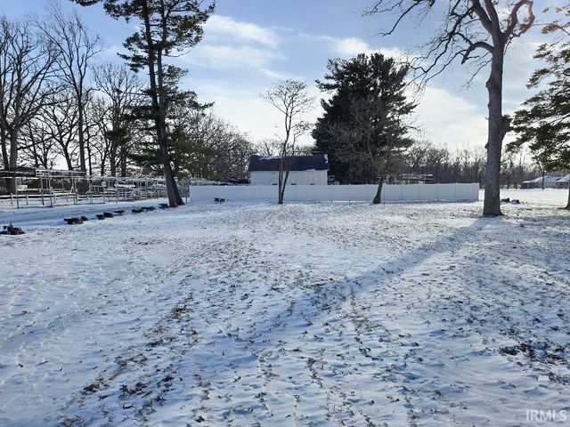 1615 Mitchell Dr, Rochester, IN 46975