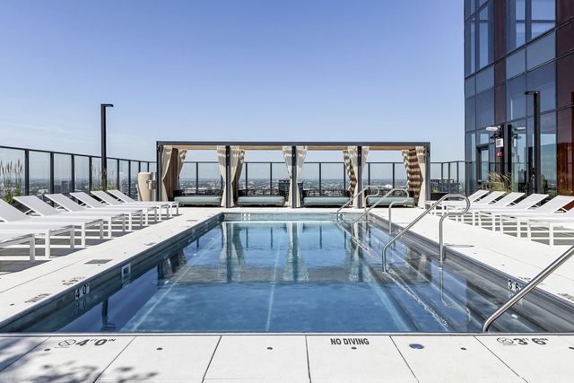 160 N  Morgan St #1601, Chicago, IL 60607