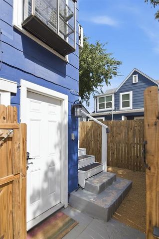 908 Haskell St, Fort Worth, TX 76107