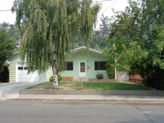 629 S  I St, Lakeview, OR 97630