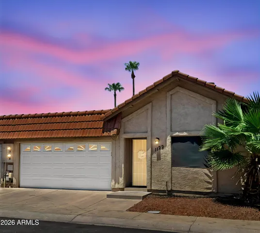 1122 E CHARLESTON Avenue, Phoenix, AZ 85022