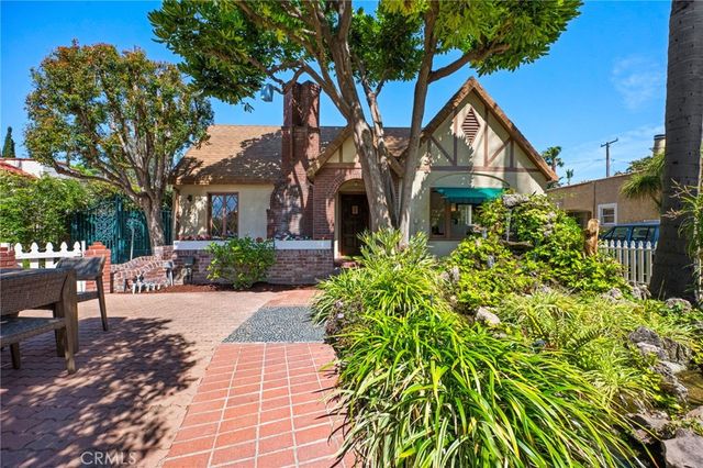 2415 N  French St, Santa Ana, CA 92706