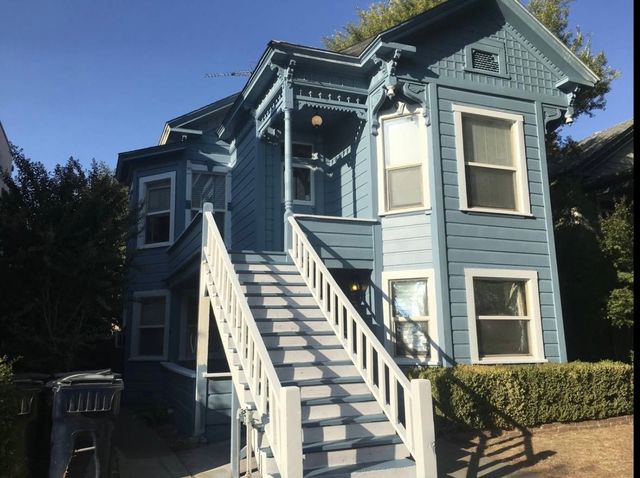 2307 Q St #2, Sacramento, CA 95816