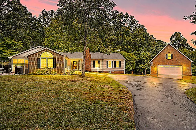 140 Monacan Park Rd, Madison Heights, VA 24572