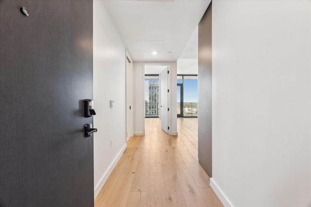 610 Davis St #3010, Austin, TX 78701