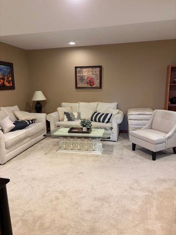 906 E  Lake Sammamish Pkwy NE #B, Sammamish, WA 98074
