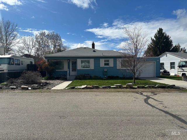 811 S  Day Dr, Boise, ID 83705