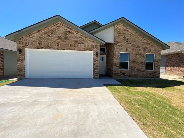 3305 Shelby St, Greenville, TX 75402