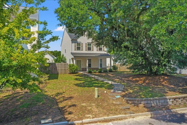 489 Spring Hollow Dr, Charleston, SC 29492