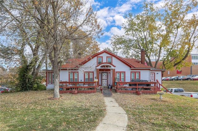 9535 E  Winner Rd, Independence, MO 64053