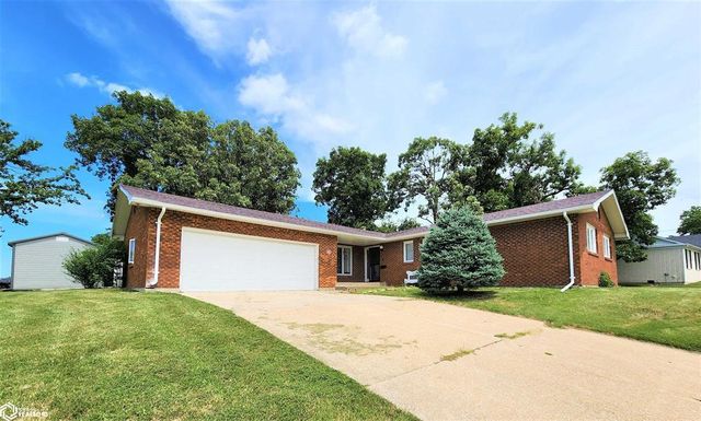 805 W  Wall St, Centerville, IA 52544