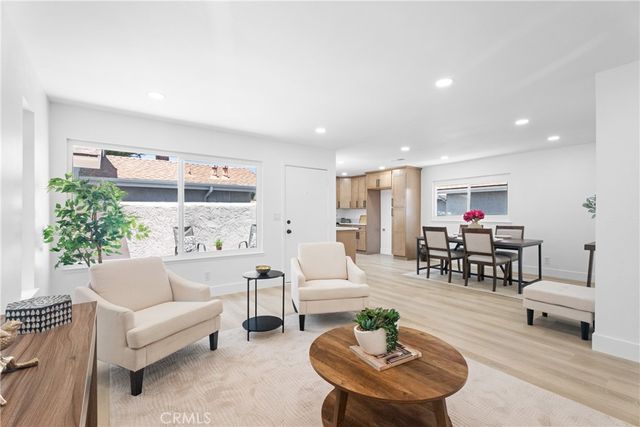 9554 Bickley Dr #8, Huntington Beach, CA 92646