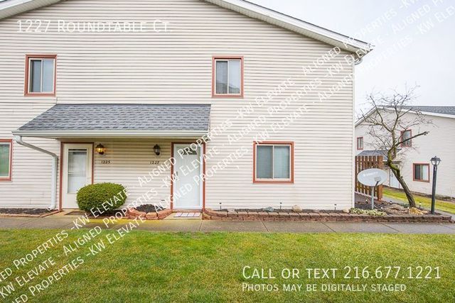 1227 Roundtable Ct, Brunswick, OH 44212