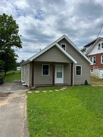 909 W  Stuart Dr, Galax, VA 24333
