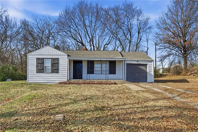 108 N  Austin St, Oak Grove, MO 64075