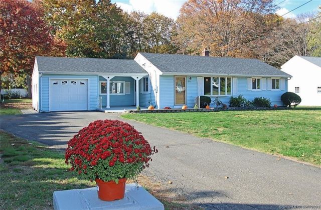 293 Spring Rd, North Haven, CT 06473