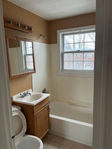 1618 Memorial Ave #2A, West Springfield, MA 01089