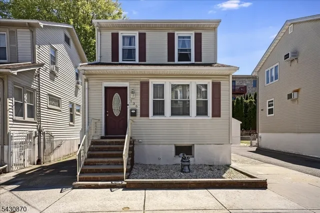 136 Cedar St, Cliffside Park, NJ 07010