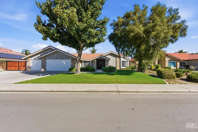 13904 Fremantle Ct, Bakersfield, CA 93314