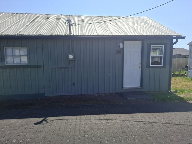 131 SE Regatta Dr #M, Oak Harbor, WA 98277