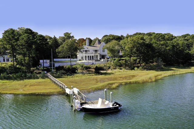25 Oyster Way, Osterville, MA 02655