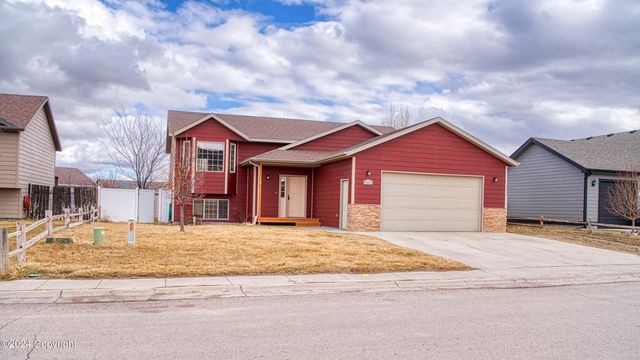 5509 Glock Ave, Gillette, WY 82718