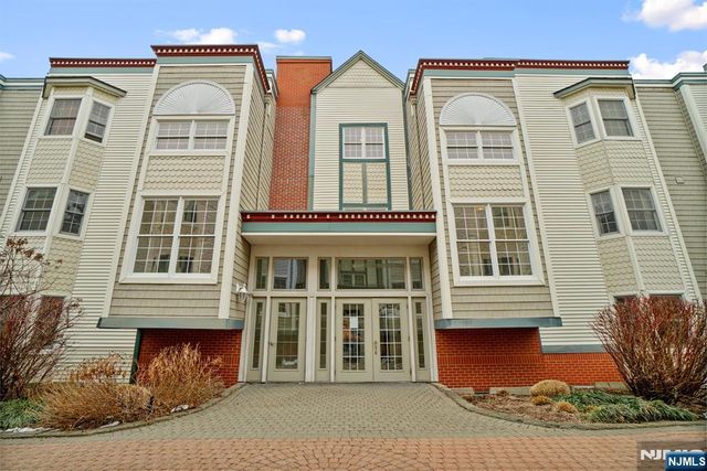 206 The Promenade #206, Edgewater, NJ 07020