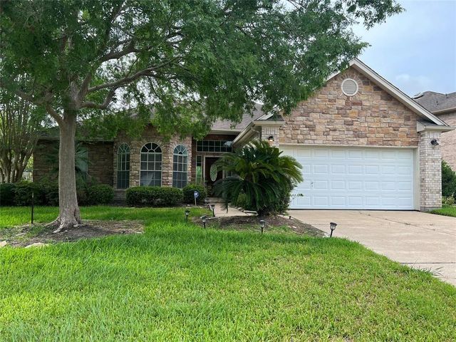 3221 River Birch Dr, Pearland, TX 77584