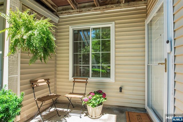 31 Sage Ct, Bedminster, NJ 07921