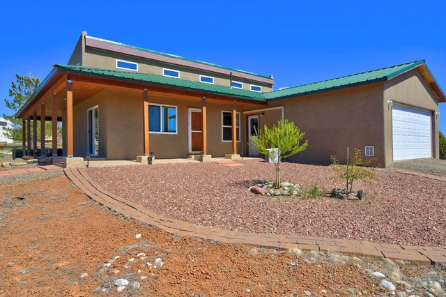 8 Stagecoach Junction Rd, Sandia Park, NM 87047