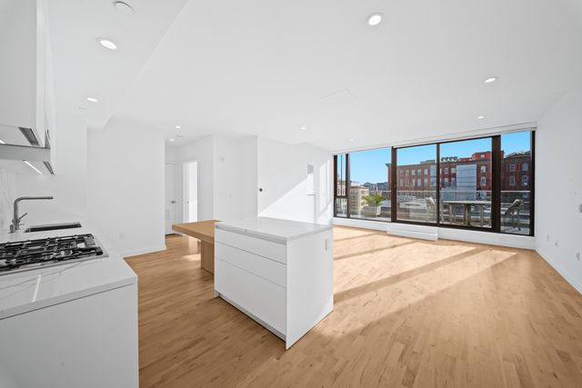 346 Congress St #703, Boston, MA 02210