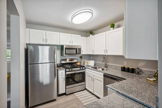 301 Shelard Pkwy #1-262, Minneapolis, MN 55426