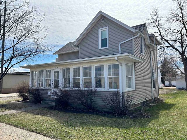 1014 Central Ave, Estherville, IA 51334