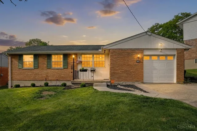 3385 Treasure Ct, Cincinnati, OH 45211