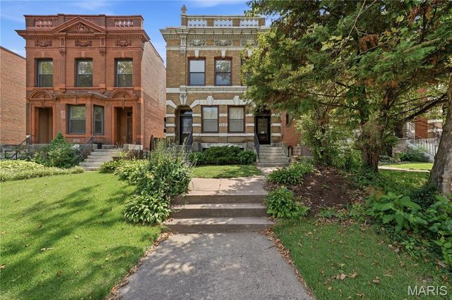 4334 Lindell Blvd, Saint Louis, MO 63108
