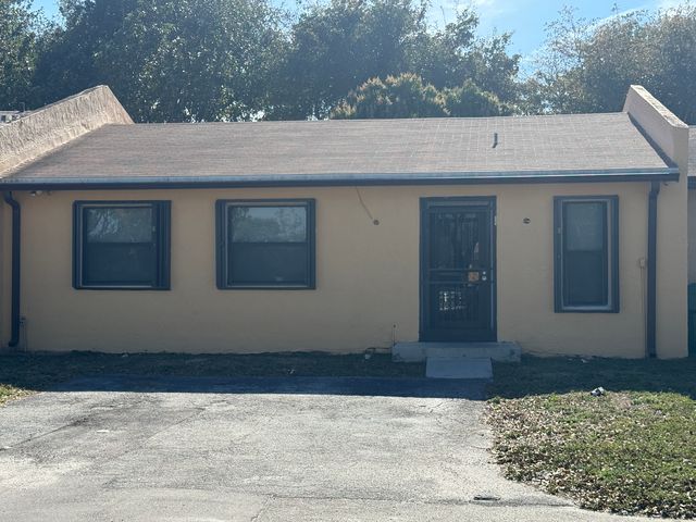 3060 NW 204th Ln, Miami Gardens, FL 33056