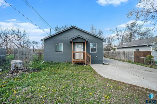 1404 E  Russell St, Sioux Falls, SD 57103