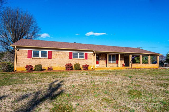 62 39th St NW, Hickory, NC 28601