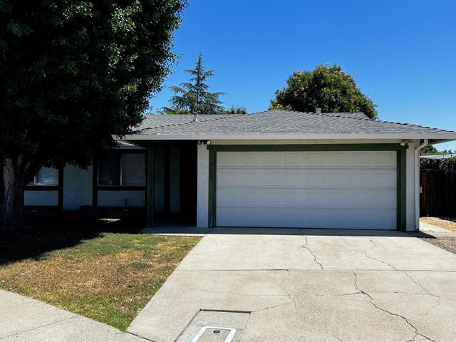 1521 La Cresenta Ct, Yuba City, CA 95993