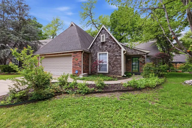 5516 S  Delaware Ct, Tulsa, OK 74105