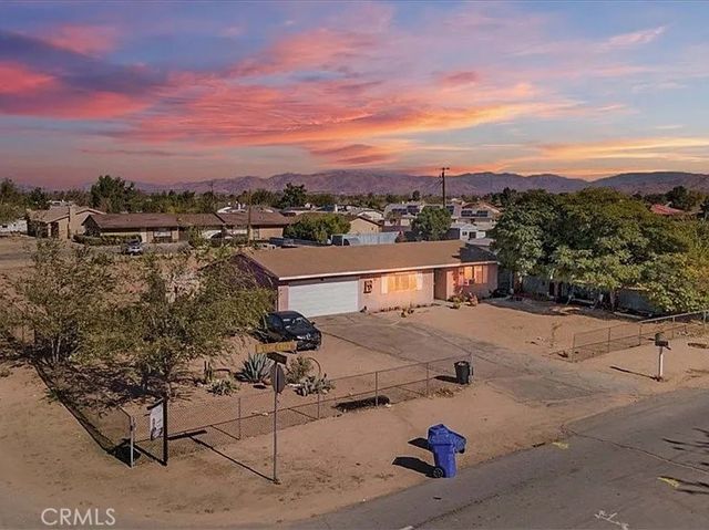 21270 Lone Eagle Rd, Apple Valley, CA 92308