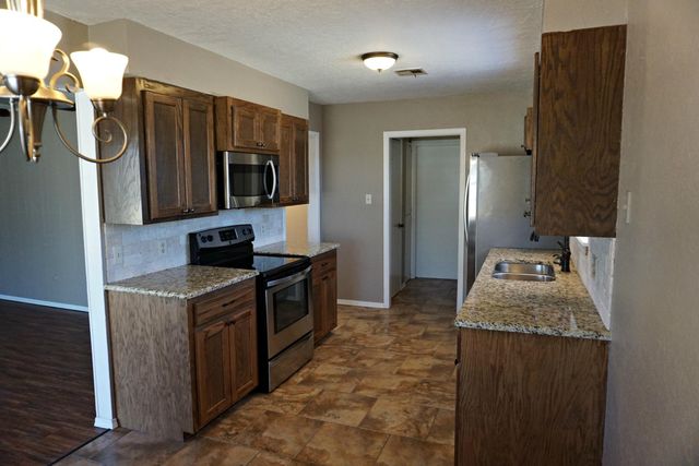 6817 SW Bainbridge Ave, Lawton, OK 73505