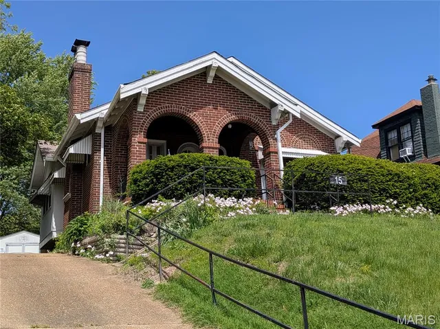 15 Hereford Ave, Saint Louis, MO 63135