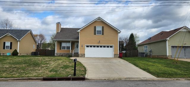 1340 Loren Cir, Clarksville, TN 37042