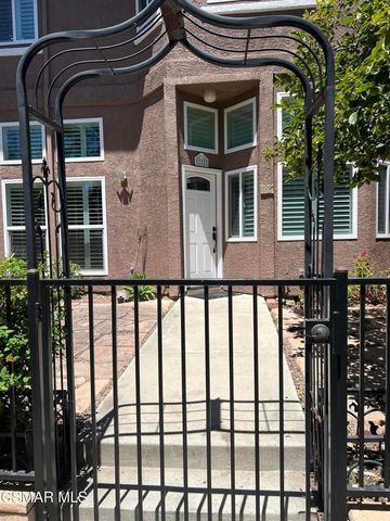 255 N  Skyline Dr, Thousand Oaks, CA 91362
