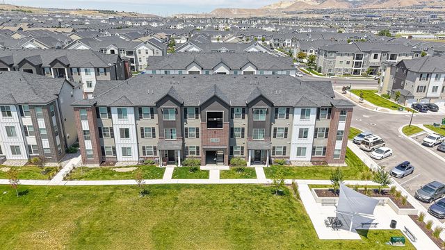 3715 W  1480 N #303, Lehi, UT 84043