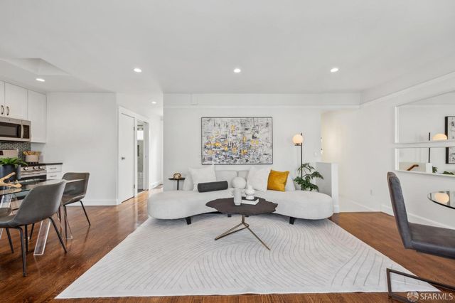 537 Moultrie St, San Francisco, CA 94110