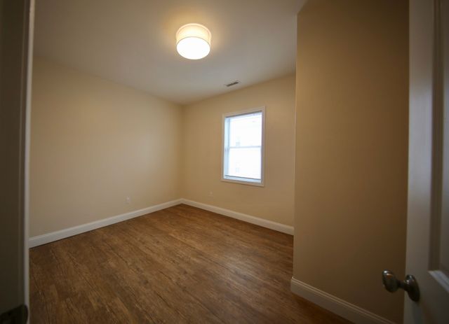 31 Penn St #3, Providence, RI 02909